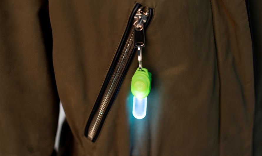 Gadżety odblaskowe led – dla bezpieczeństwa i nie tylko